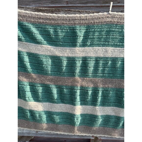 Vintage 70's Small Afghan Wool/acrylic Green Beige Gray 61x46" - Picture 9 of 14